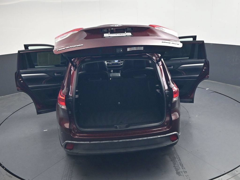 Used 2019 Toyota Highlander XLE AWD/4WD image 47