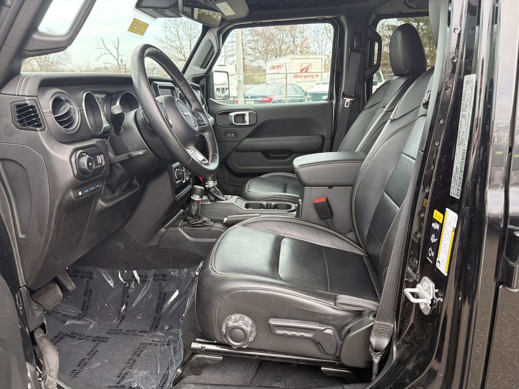 Used 2023 Jeep Wrangler Unlimited Sahara w/ Cold Weather Group AWD/4WD image 12