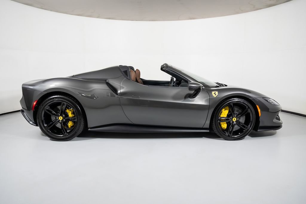 Used 2023 Ferrari 296 GTS Spider image 28