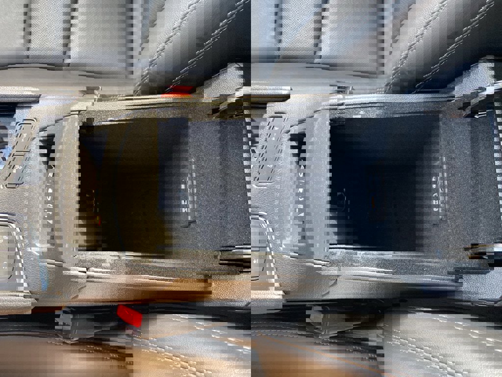 Used 2025 Cadillac XT6 Premium Luxury image 35