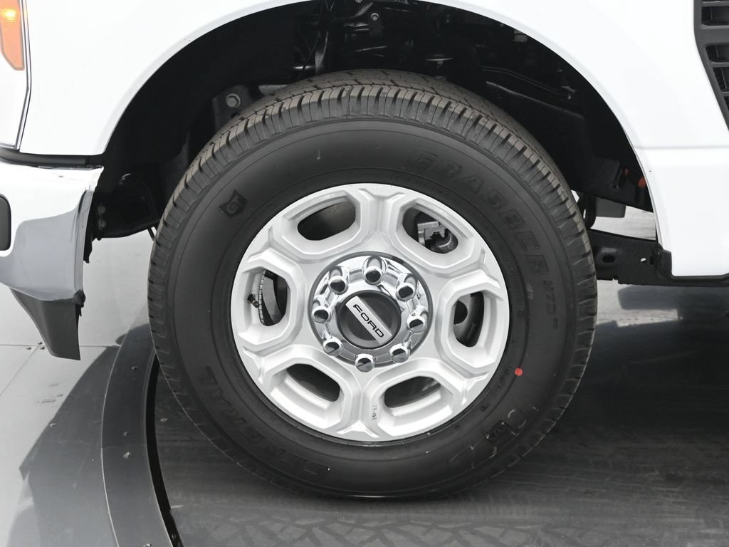 New 2026 Ford F350 XLT RWD image 22