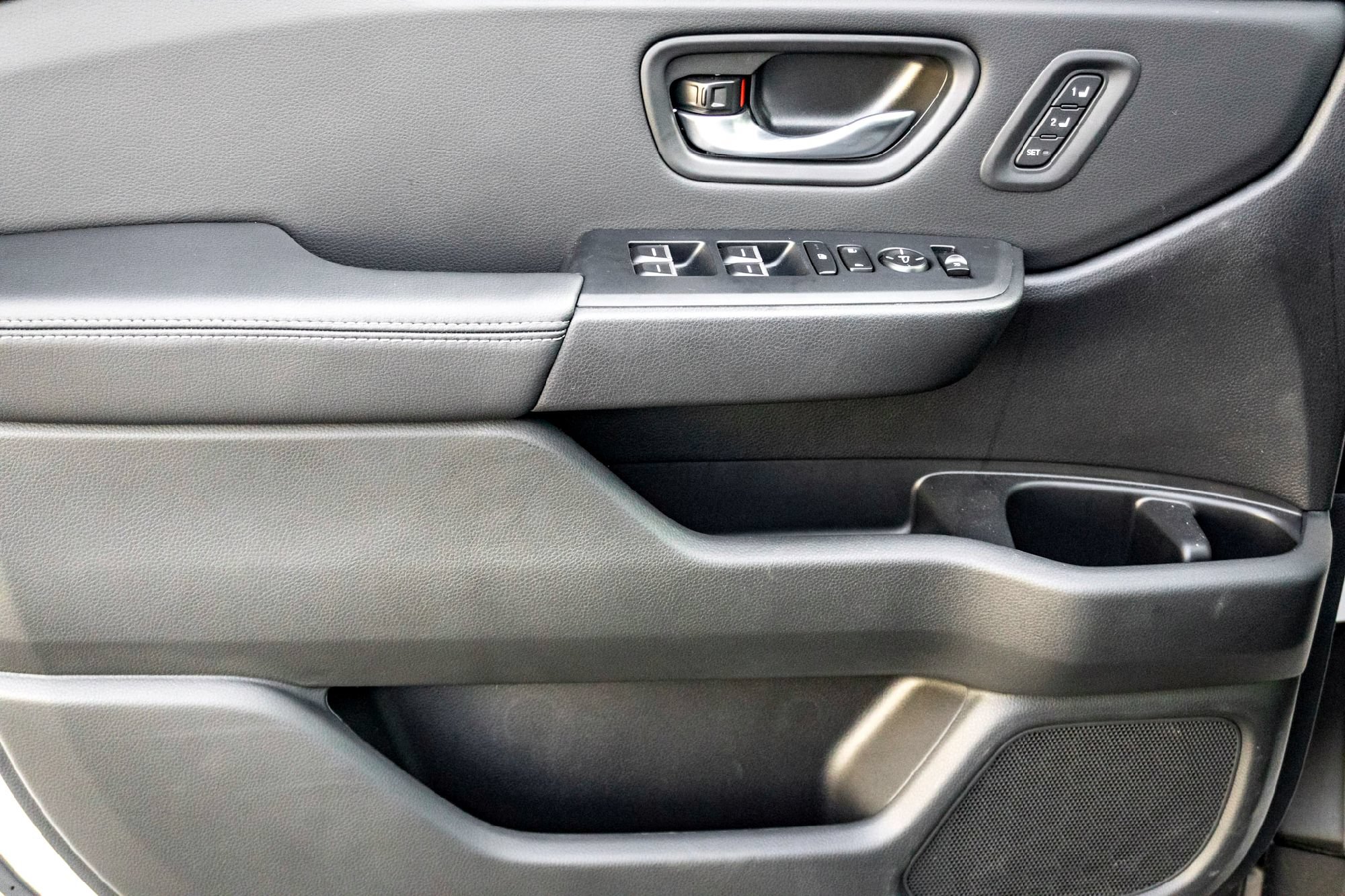 Used 2025 Honda Pilot EX-L image 10