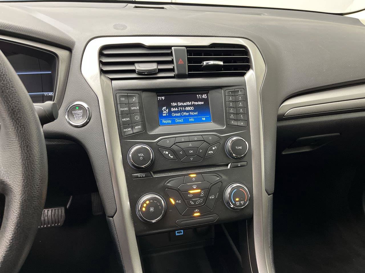 Used 2018 Ford Fusion SE FWD image 15