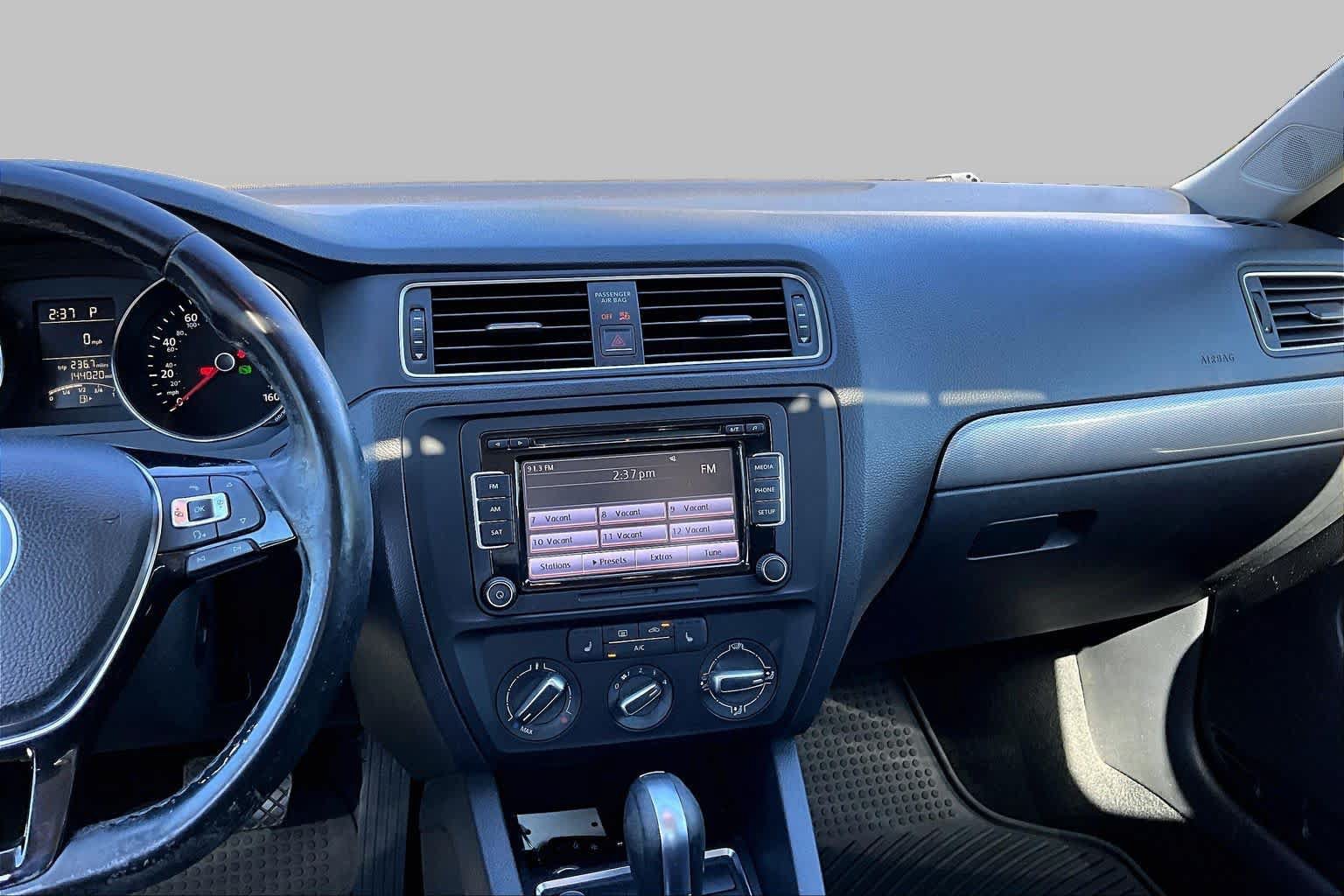 Used 2015 Volkswagen Jetta SE FWD image 7