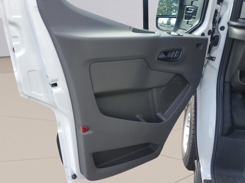 New 2025 Ford Transit 250 Low Roof RWD image 17