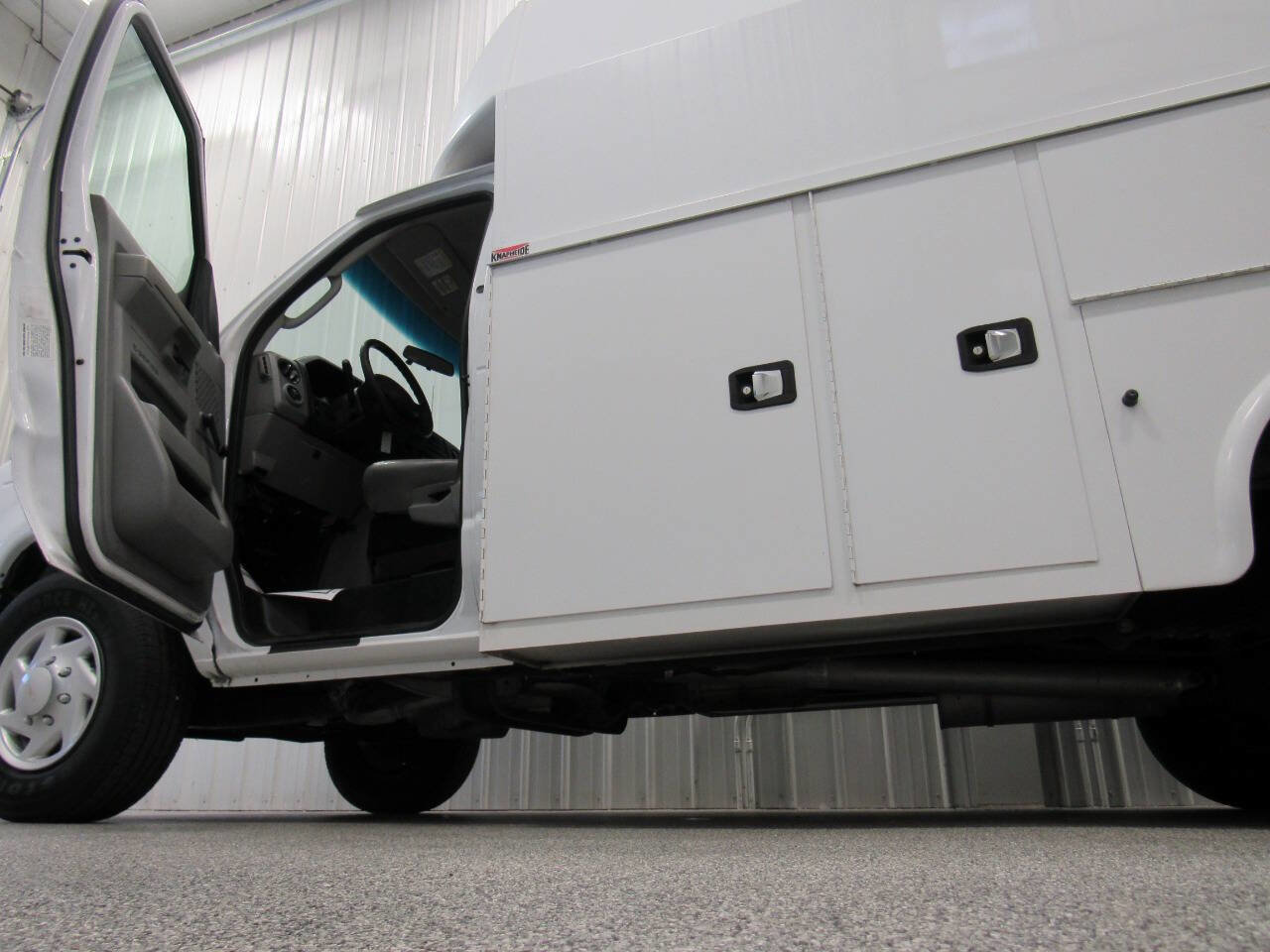 Used 2015 Ford E-350 and Econoline 350 Super Duty image 30