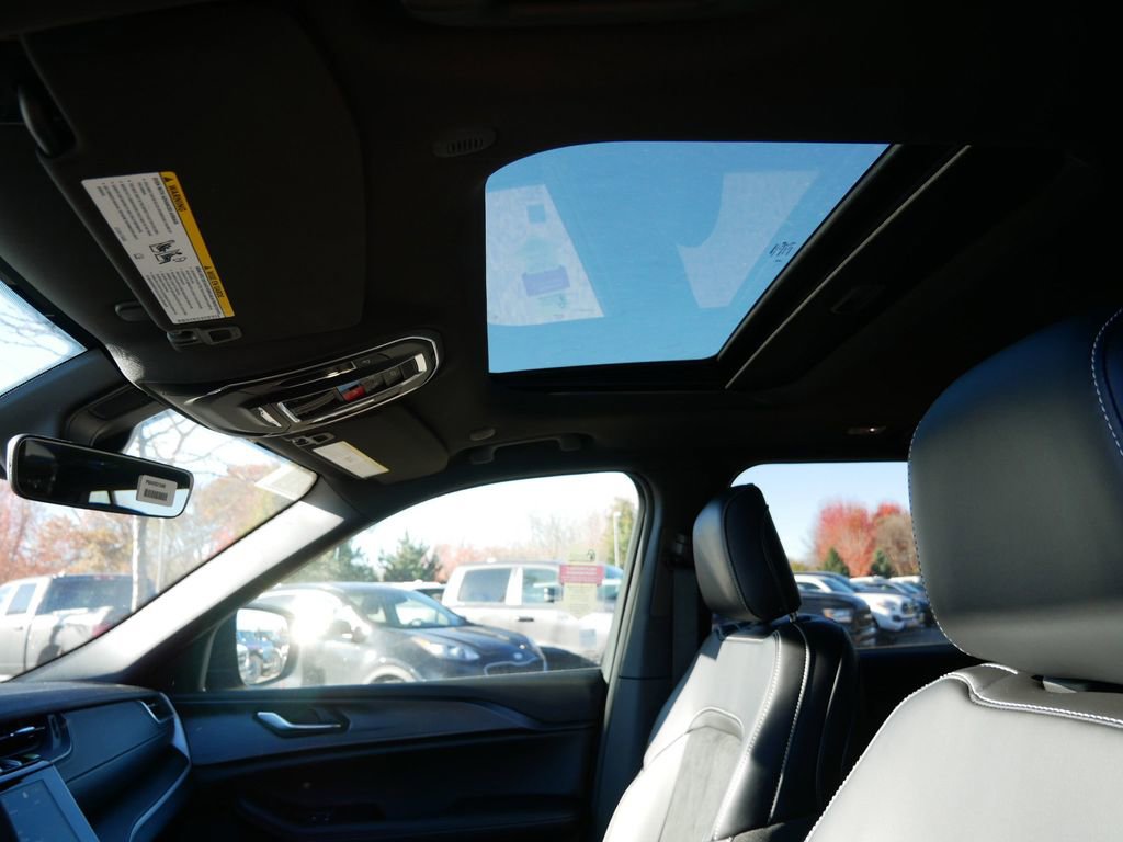 New 2025 Jeep Grand Cherokee Laredo image 20