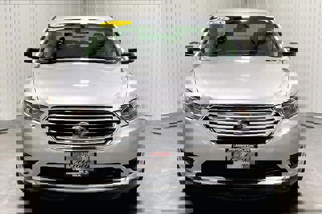 Used 2018 Ford Taurus SE FWD image 2