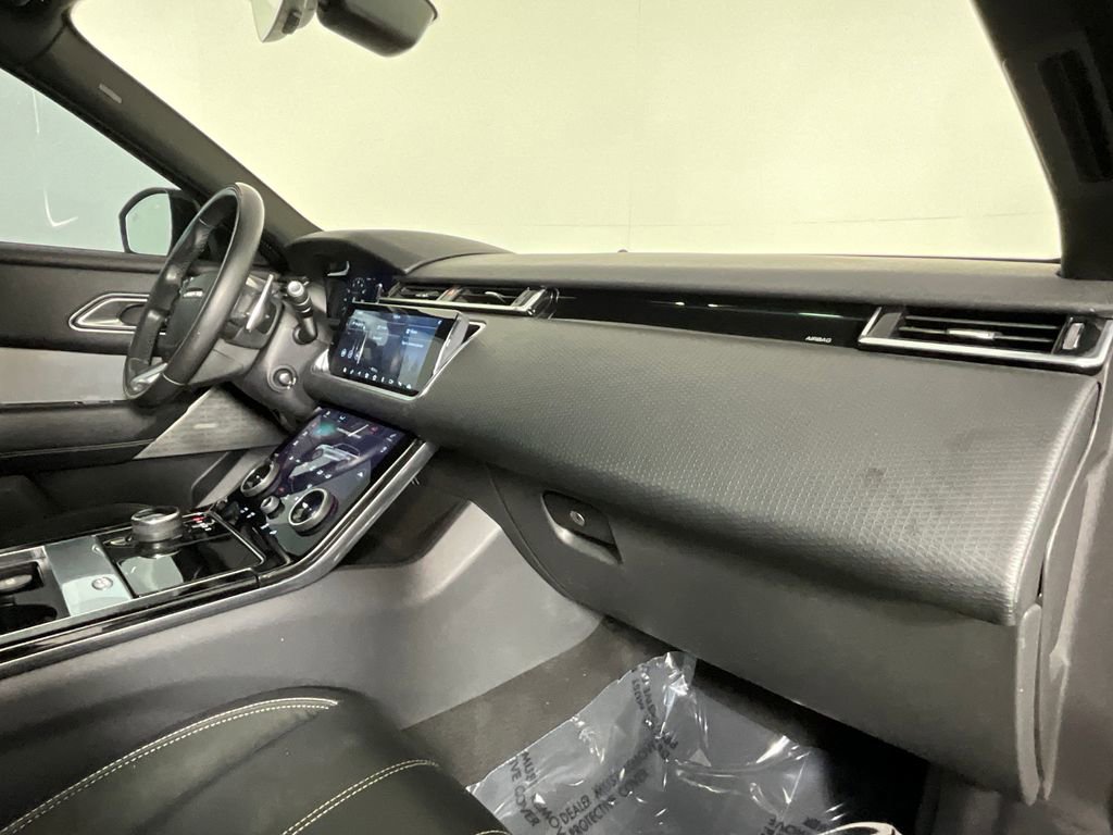 Used 2018 Land Rover Range Rover Velar R-Dynamic SE AWD/4WD image 19