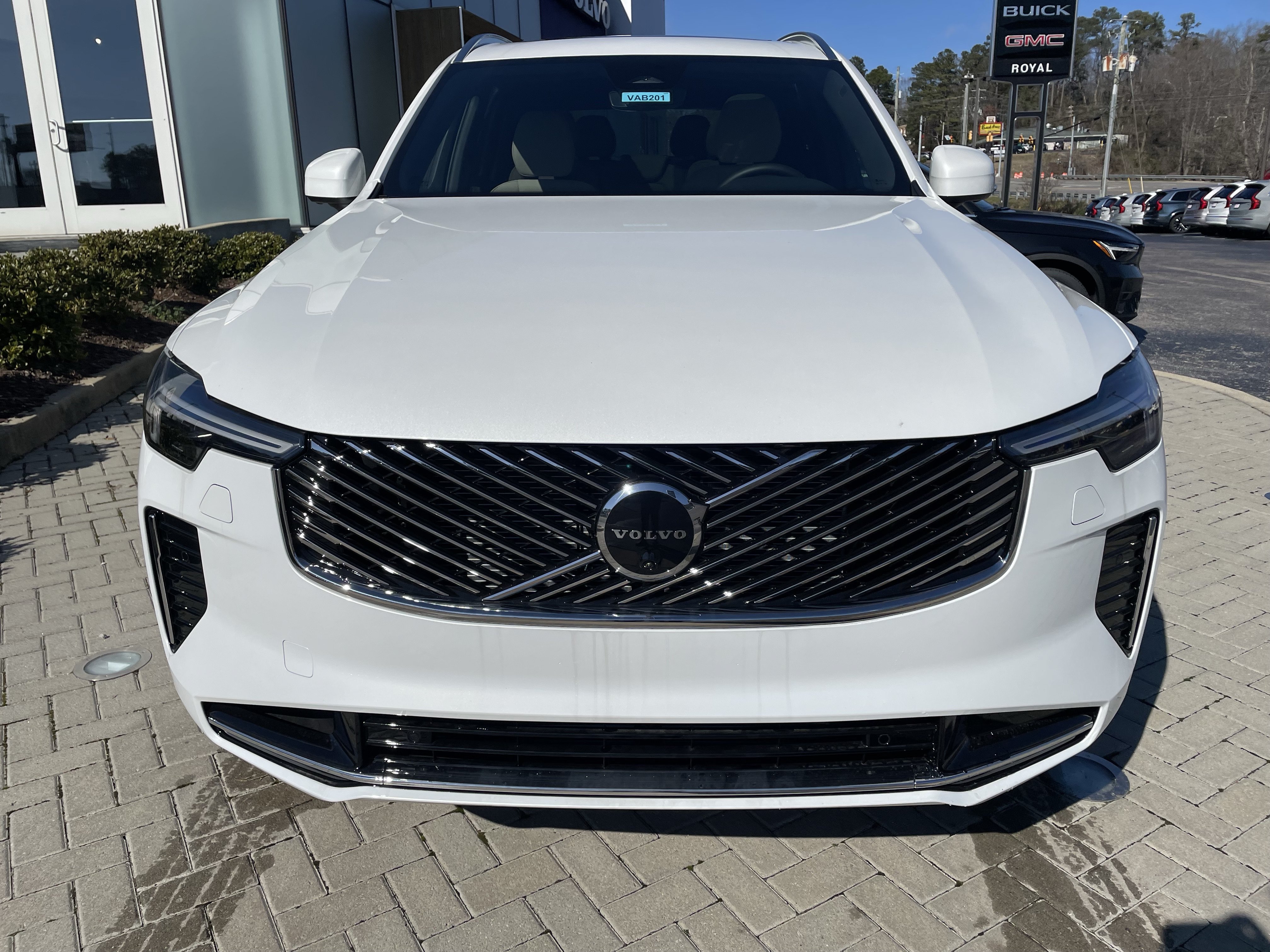 New 2026 Volvo XC90 T8 Plus w/ Protection Package Premier AWD/4WD image 2