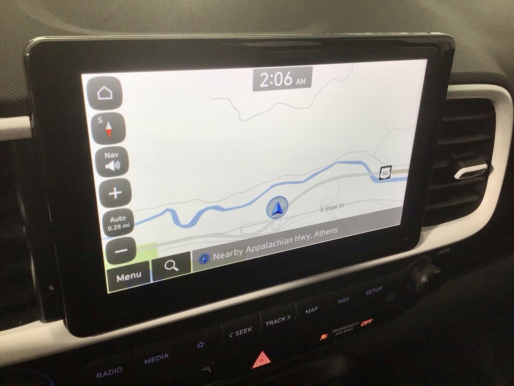 Used 2023 Hyundai Venue Limited w/ Cargo Package image 3