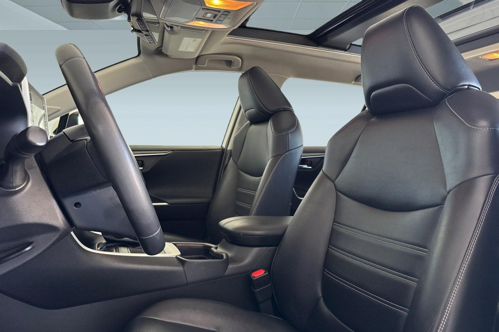 Certified 2019 Toyota RAV4 Limited w/ Advanced Technology Package FWD image 5