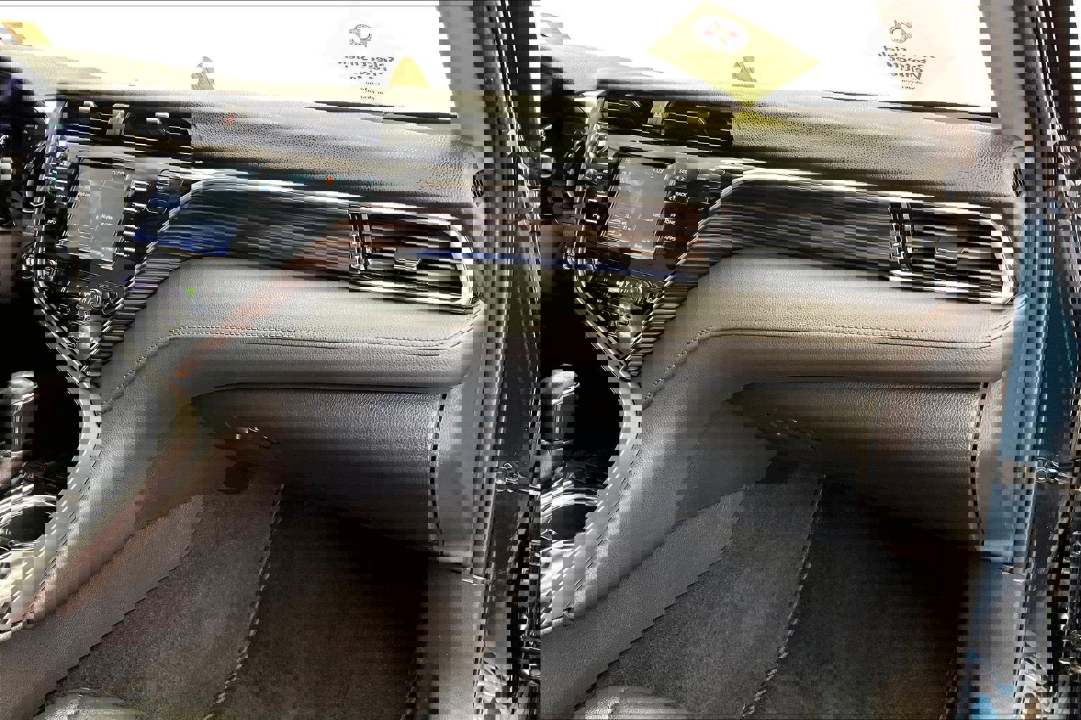 Used 2018 Toyota Camry XLE image 15