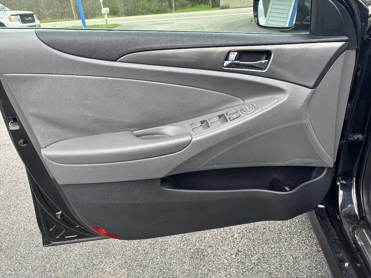 Used 2014 Hyundai Sonata Limited w/ Panoramic Sunroof Package 02 FWD image 11