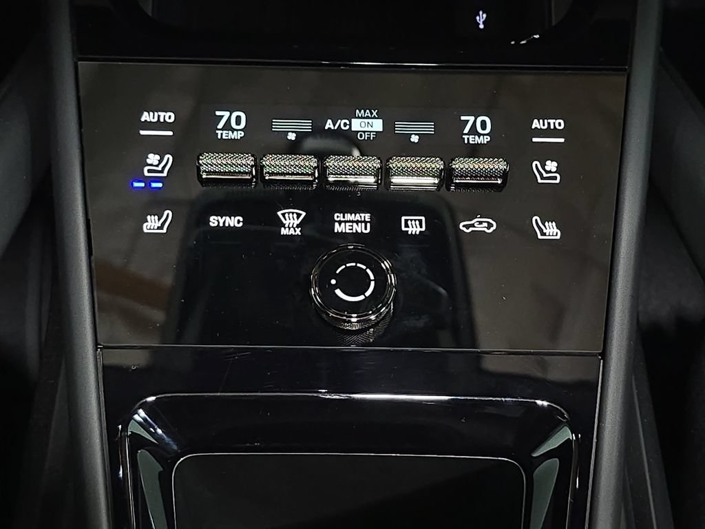 Certified 2026 Porsche Cayenne Turbo AWD/4WD image 19