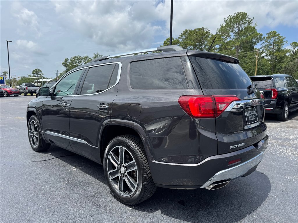 Used 2017 GMC Acadia Denali w/ Technology Package FWD image 6