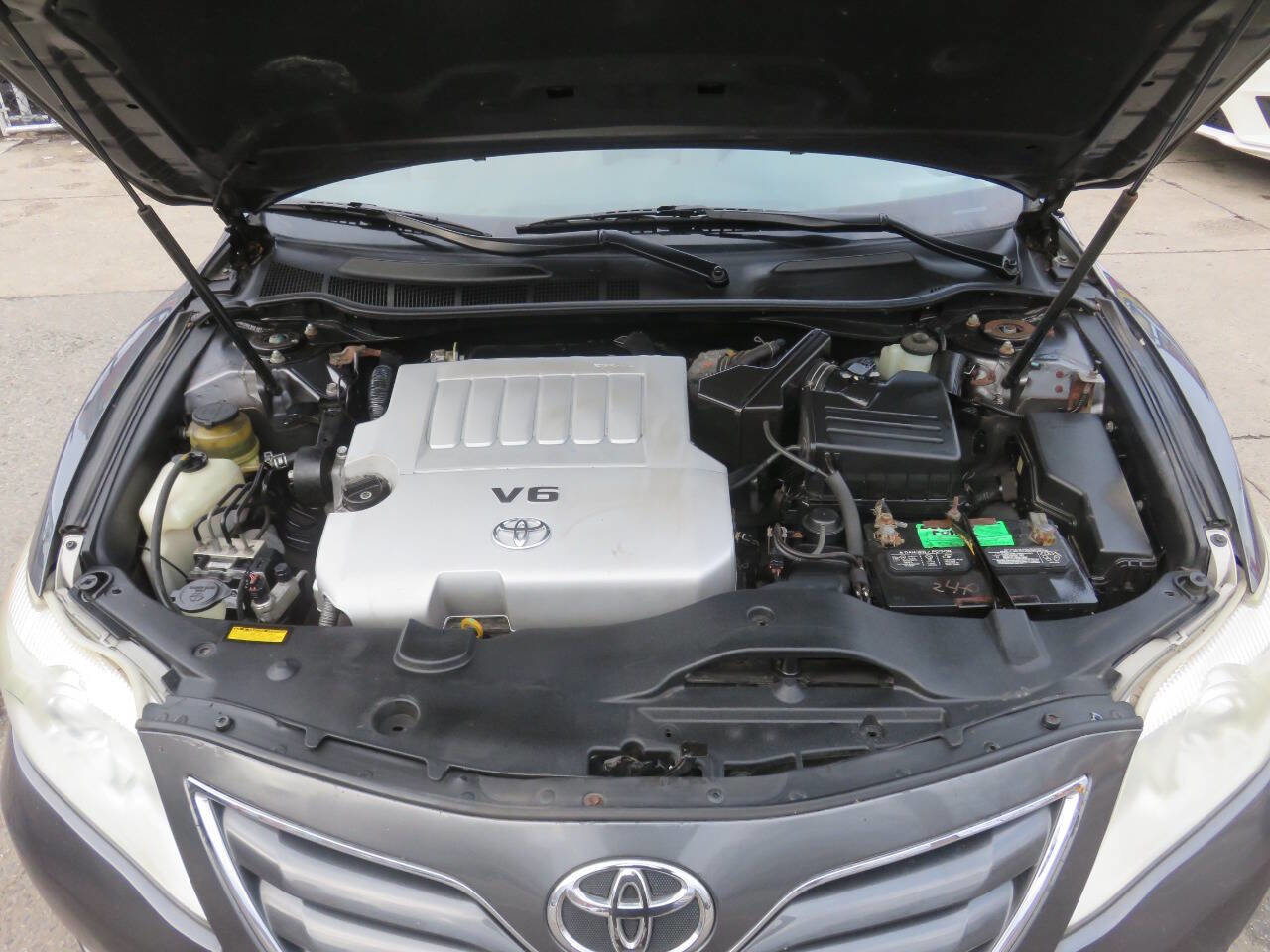 Used 2010 Toyota Camry LE image 34