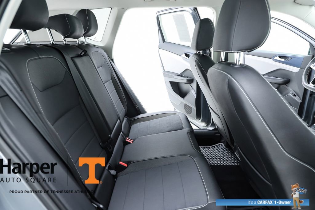 Used 2024 Volkswagen Taos SE w/ Panoramic Sunroof Package image 37