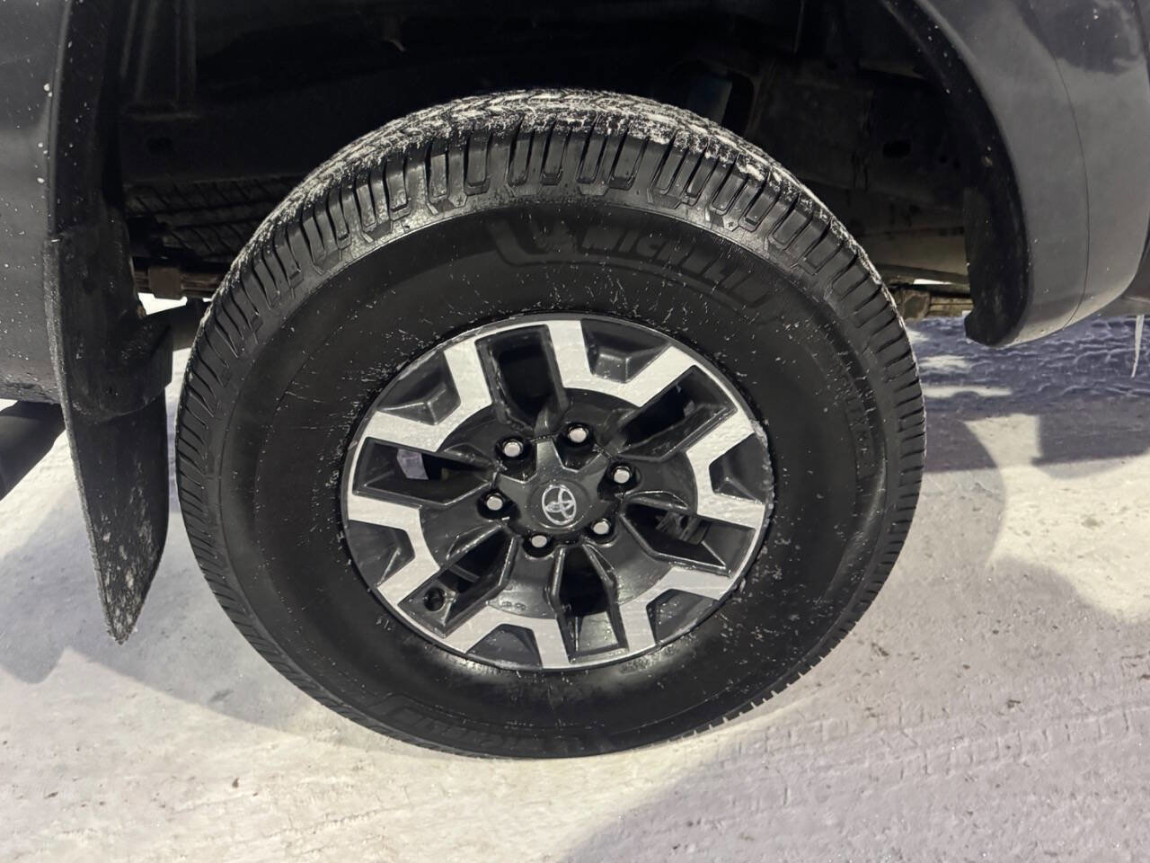 Used 2015 Toyota Tacoma PreRunner w/ TRD Sport Package image 18