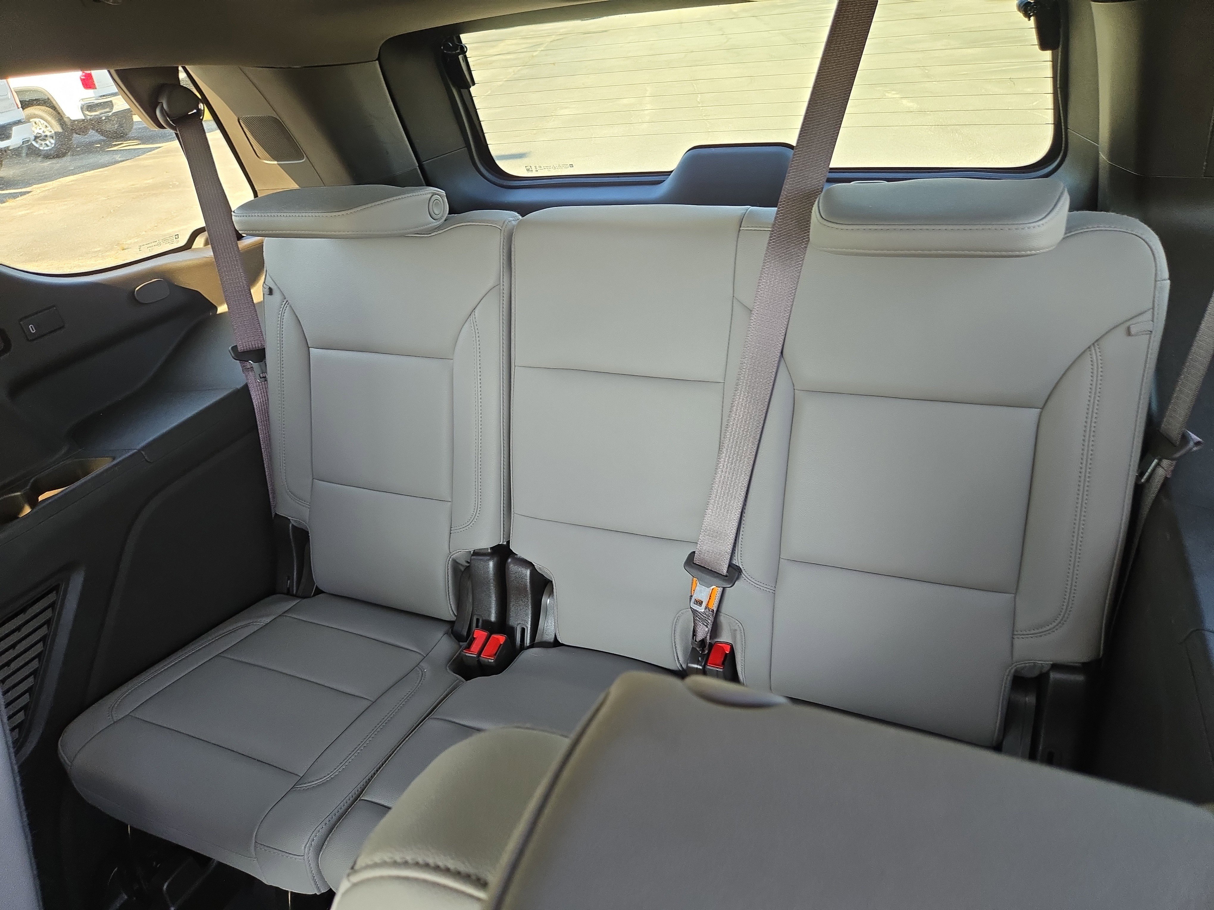 Used 2024 Chevrolet Tahoe Z71 w/ Luxury Package AWD/4WD image 21