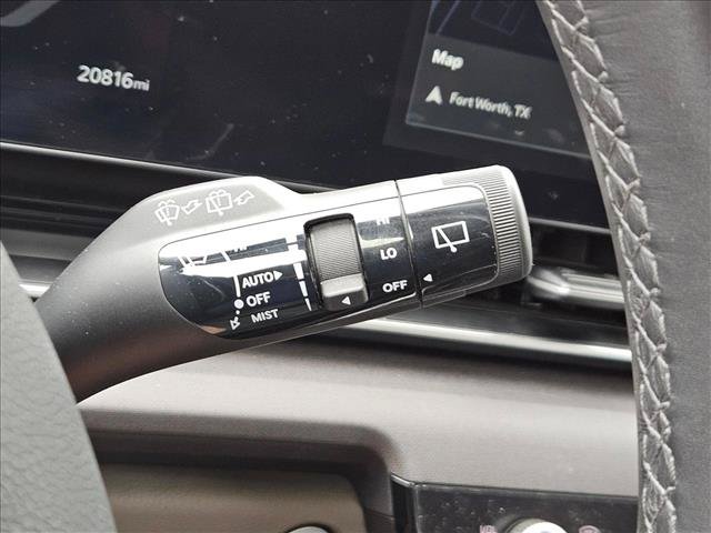 Used 2025 Kia Carnival SX FWD image 10
