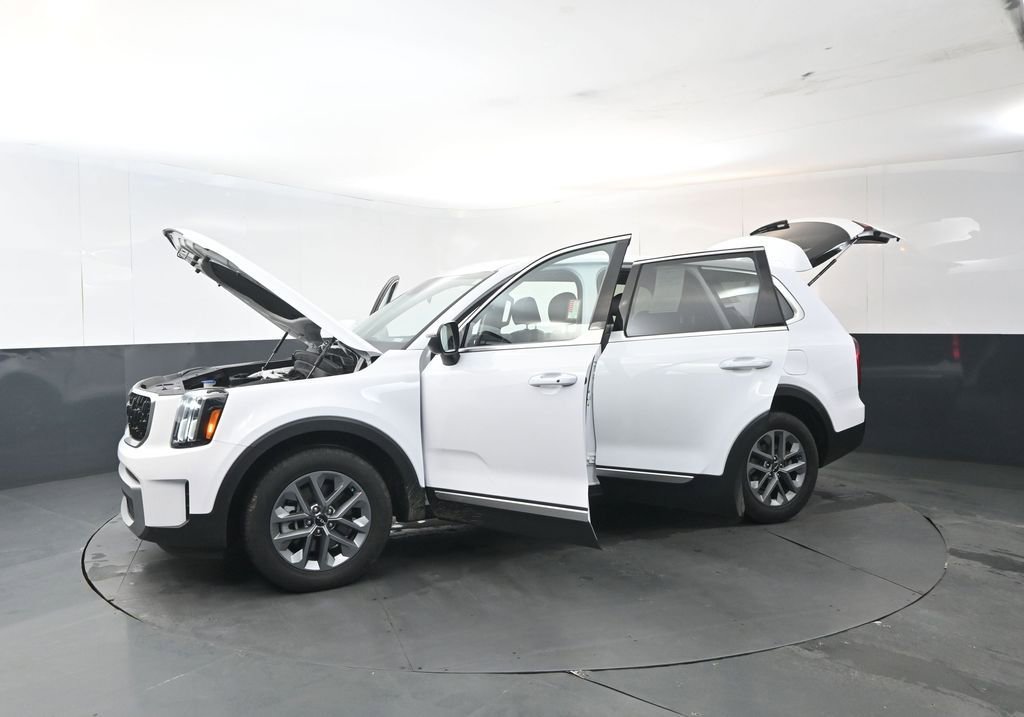 Used 2023 Kia Telluride LX image 18