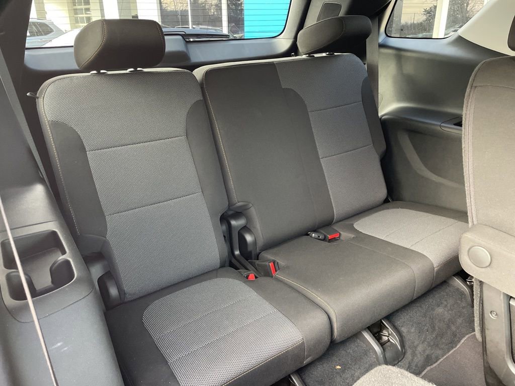 Used 2021 Chevrolet Traverse LT image 36