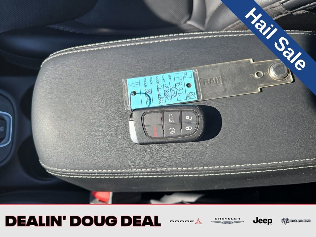 Used 2023 Jeep Cherokee Altitude Lux image 29