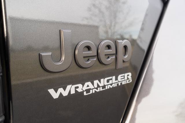 Used 2019 Jeep Wrangler Unlimited Sahara w/ Quick Order Package 24M Moab image 46