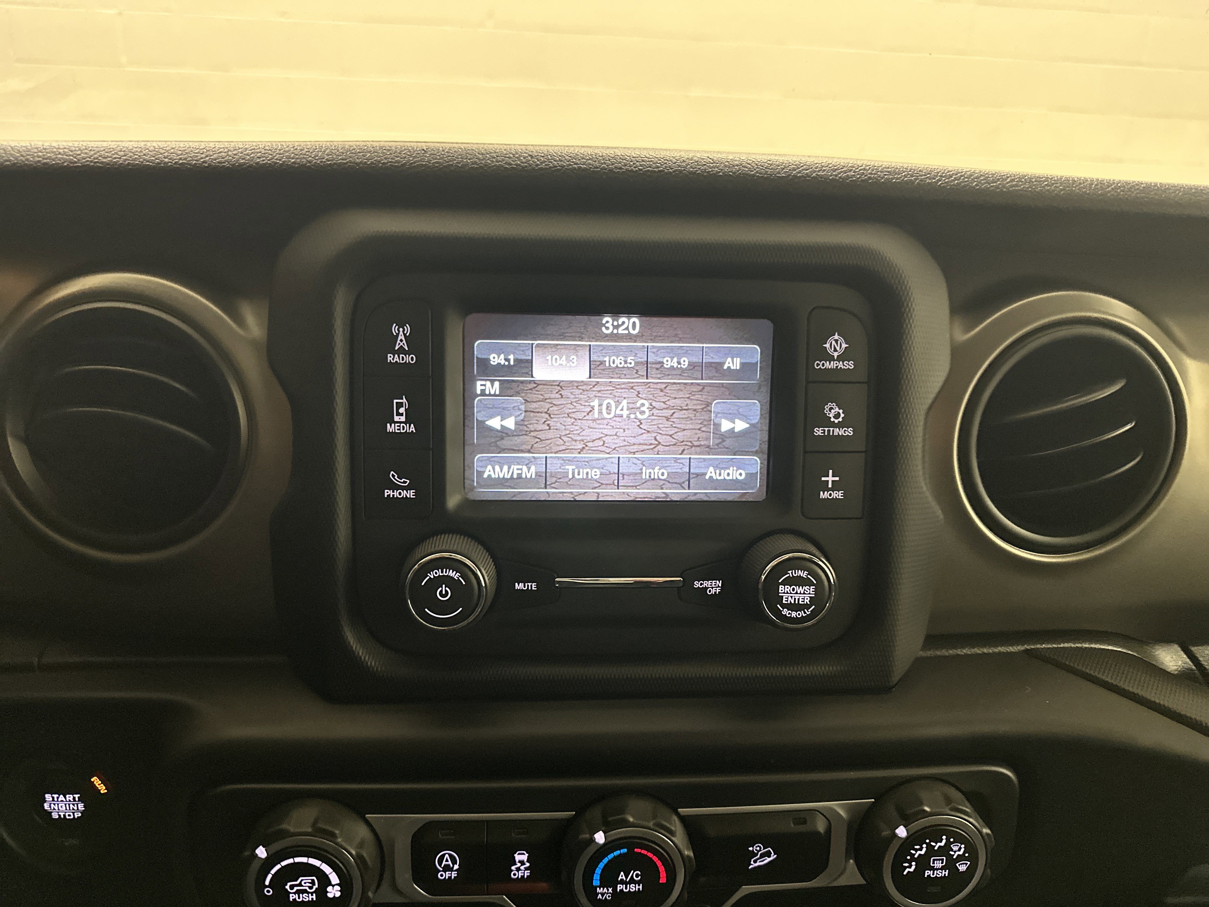 Used 2019 Jeep Wrangler Unlimited Sport S image 23