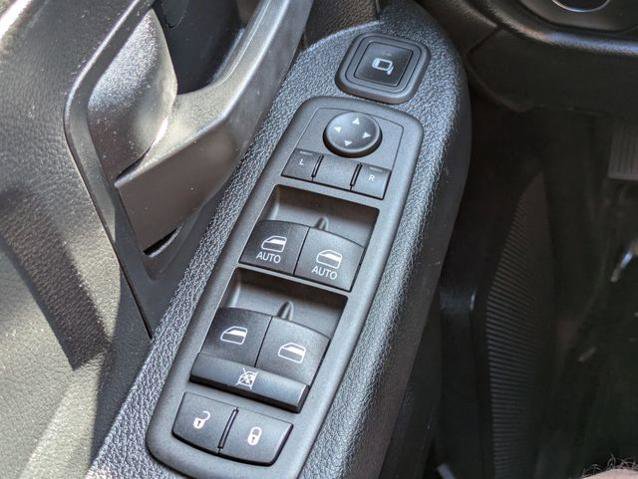 Used 2024 RAM 3500 Tradesman w/ Chrome Appearance Group AWD/4WD image 22