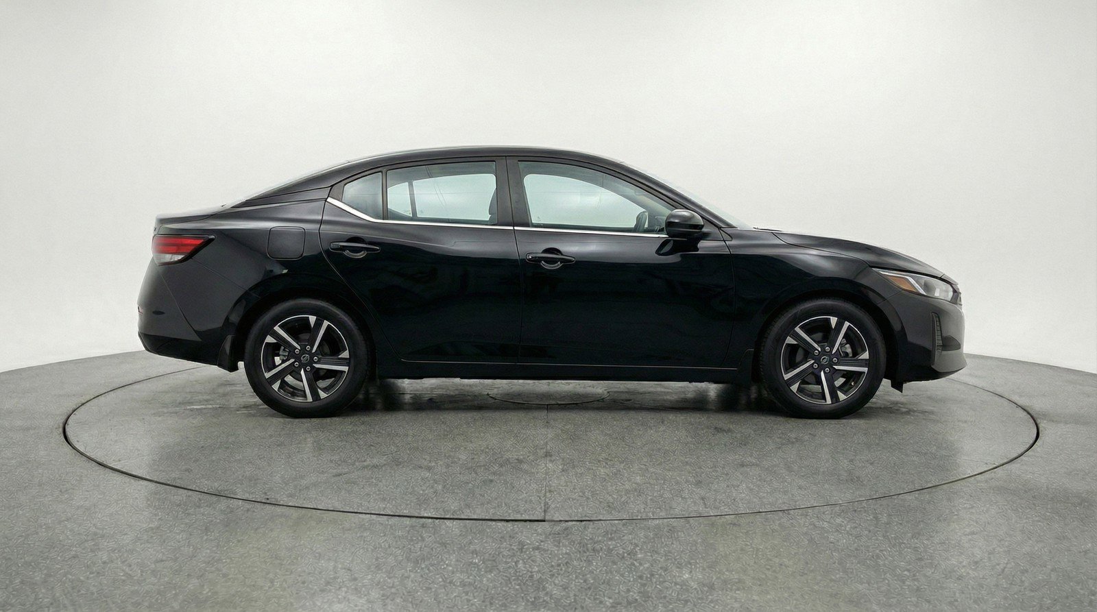 Used 2025 Nissan Sentra SV FWD image 5