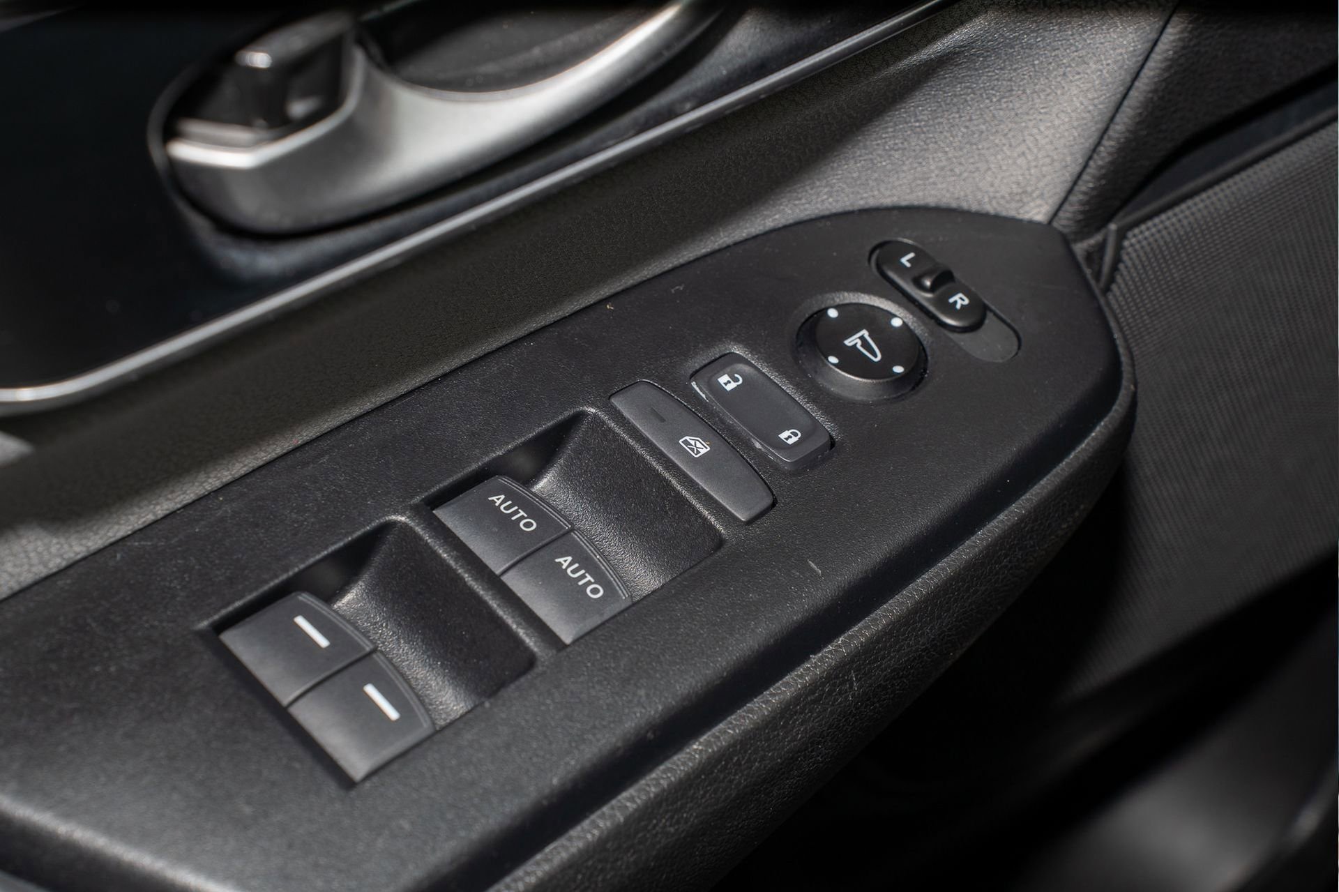 Used 2020 Honda CR-V EX image 25