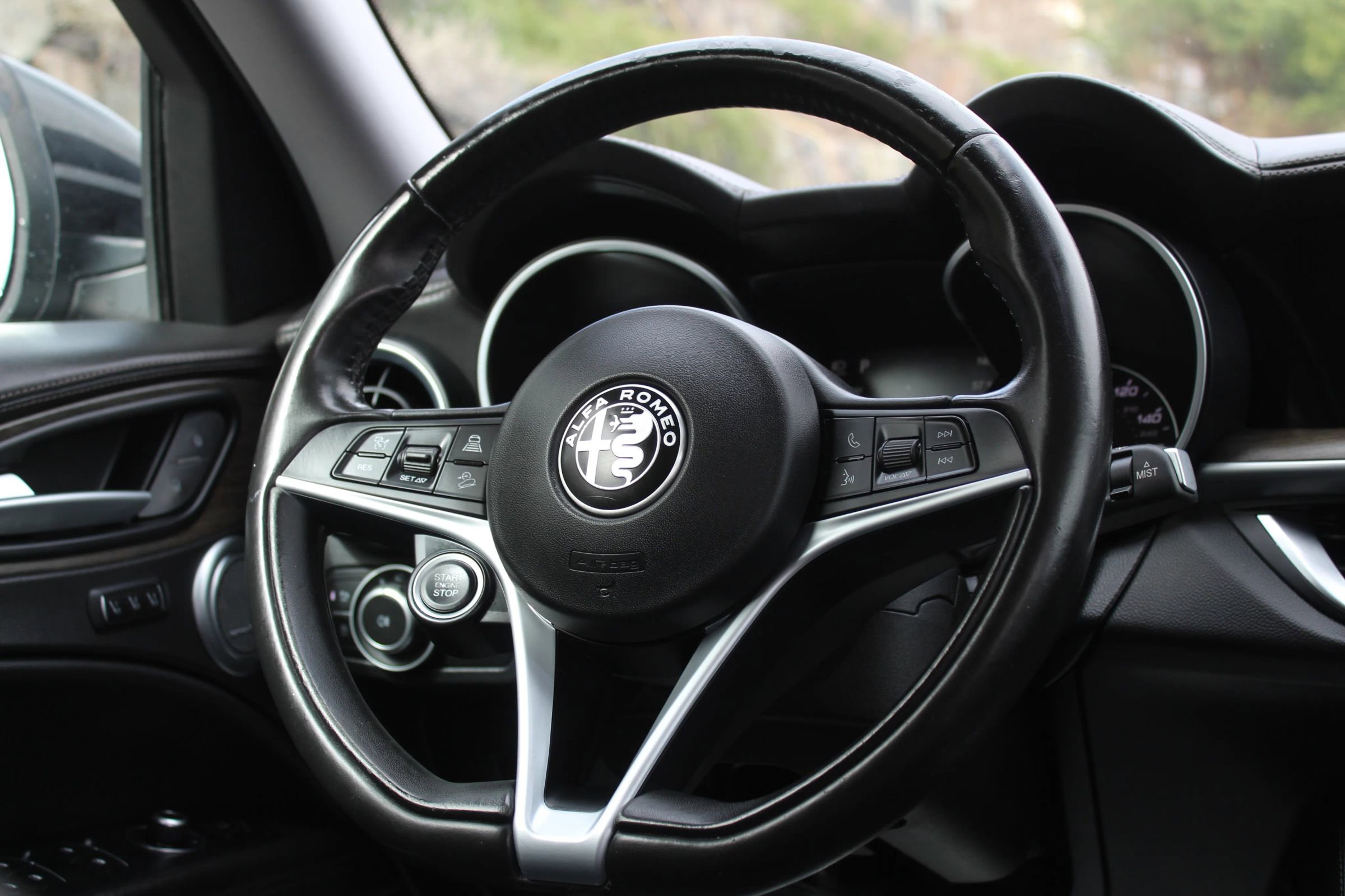 Used 2019 Alfa Romeo Stelvio Ti Lusso w/ Quick Order Package 22X Lusso AWD/4WD image 20