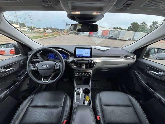 Used 2022 Ford Escape Titanium w/ Class II Trailer Tow Package image 19