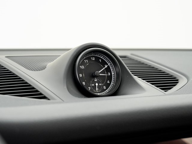 Used 2025 Porsche Macan image 17