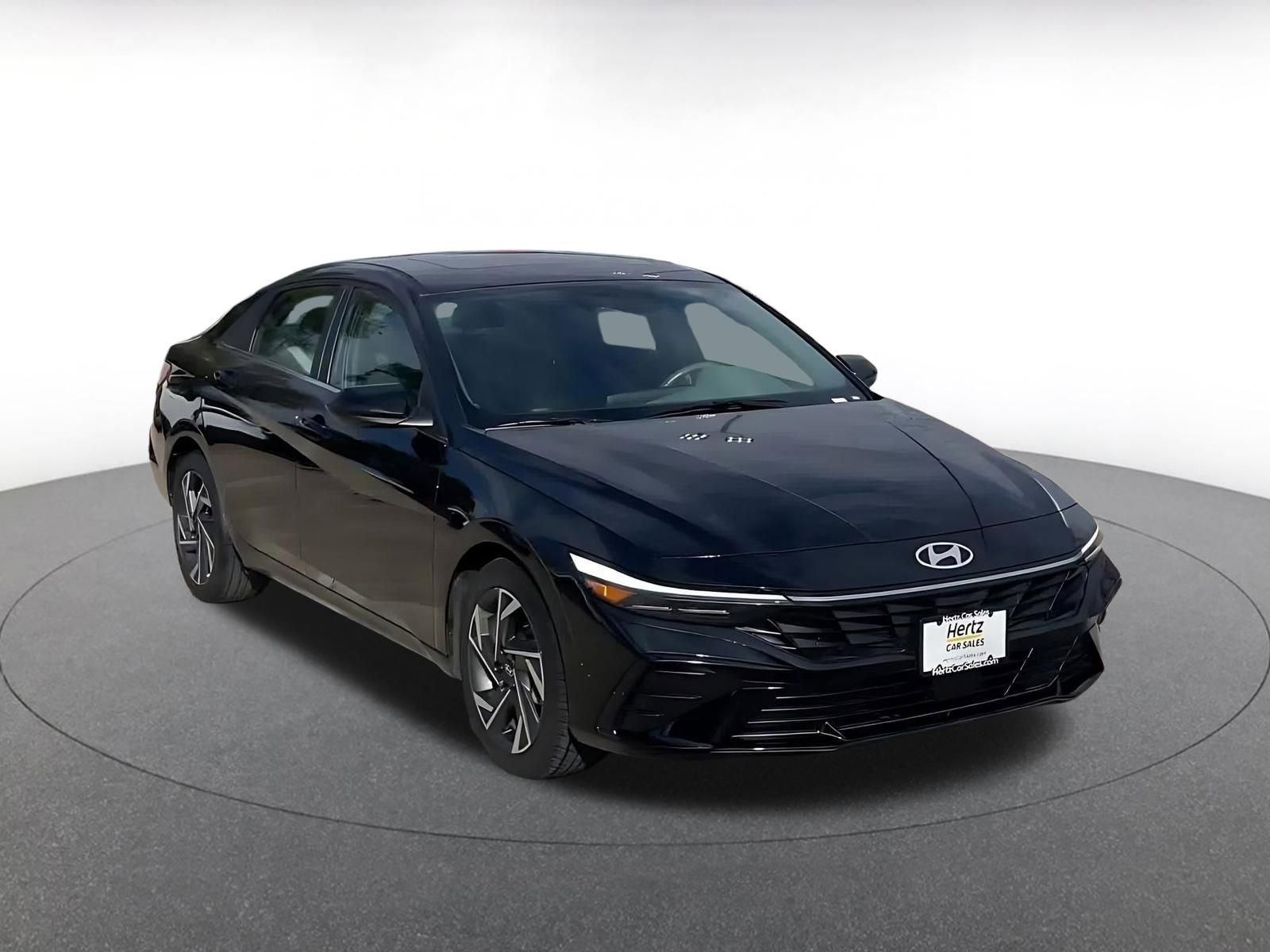 Used 2025 Hyundai Elantra SEL image 2