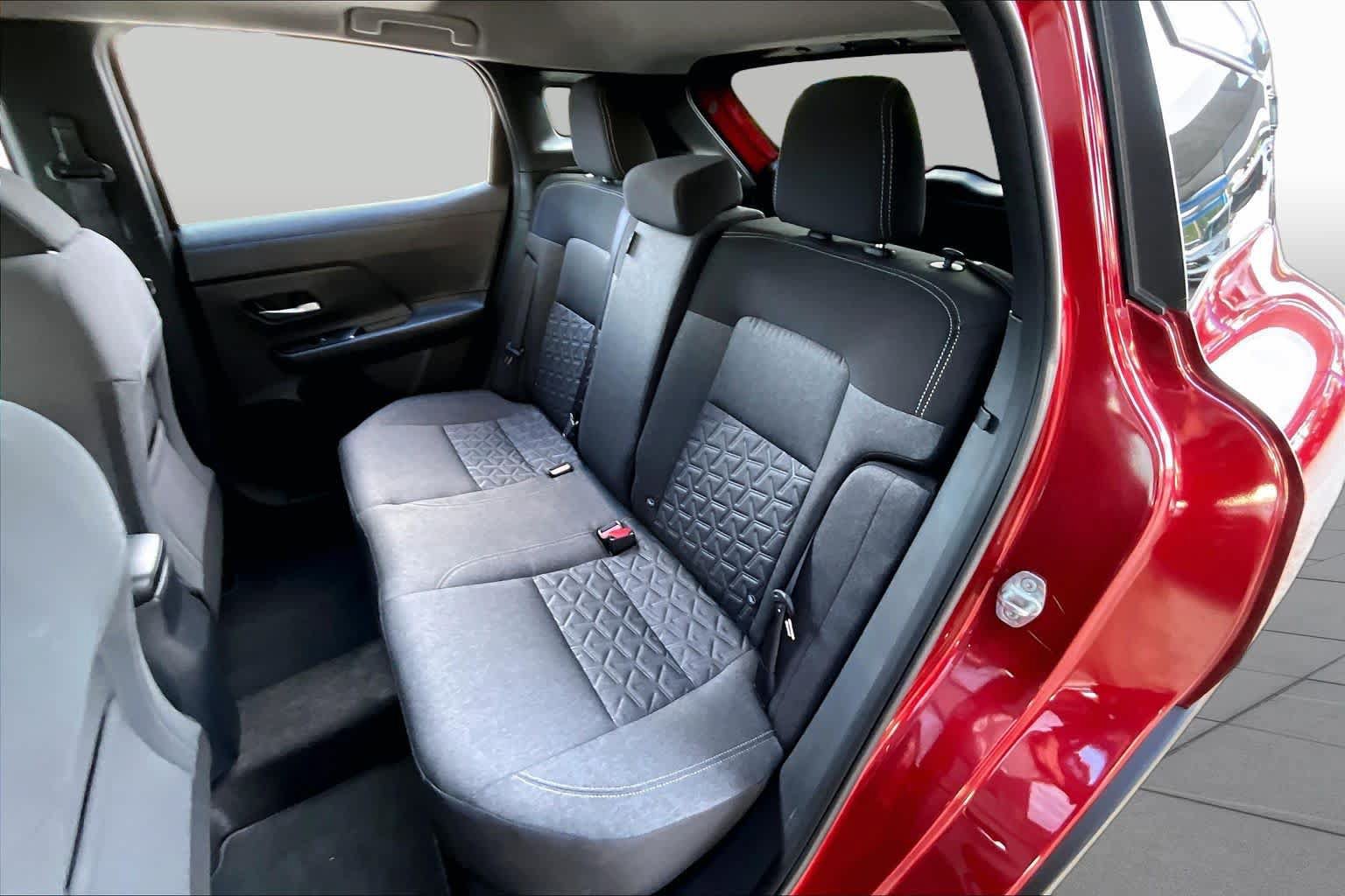 Used 2025 Nissan Kicks SV w/ SV Premium Package AWD/4WD image 21