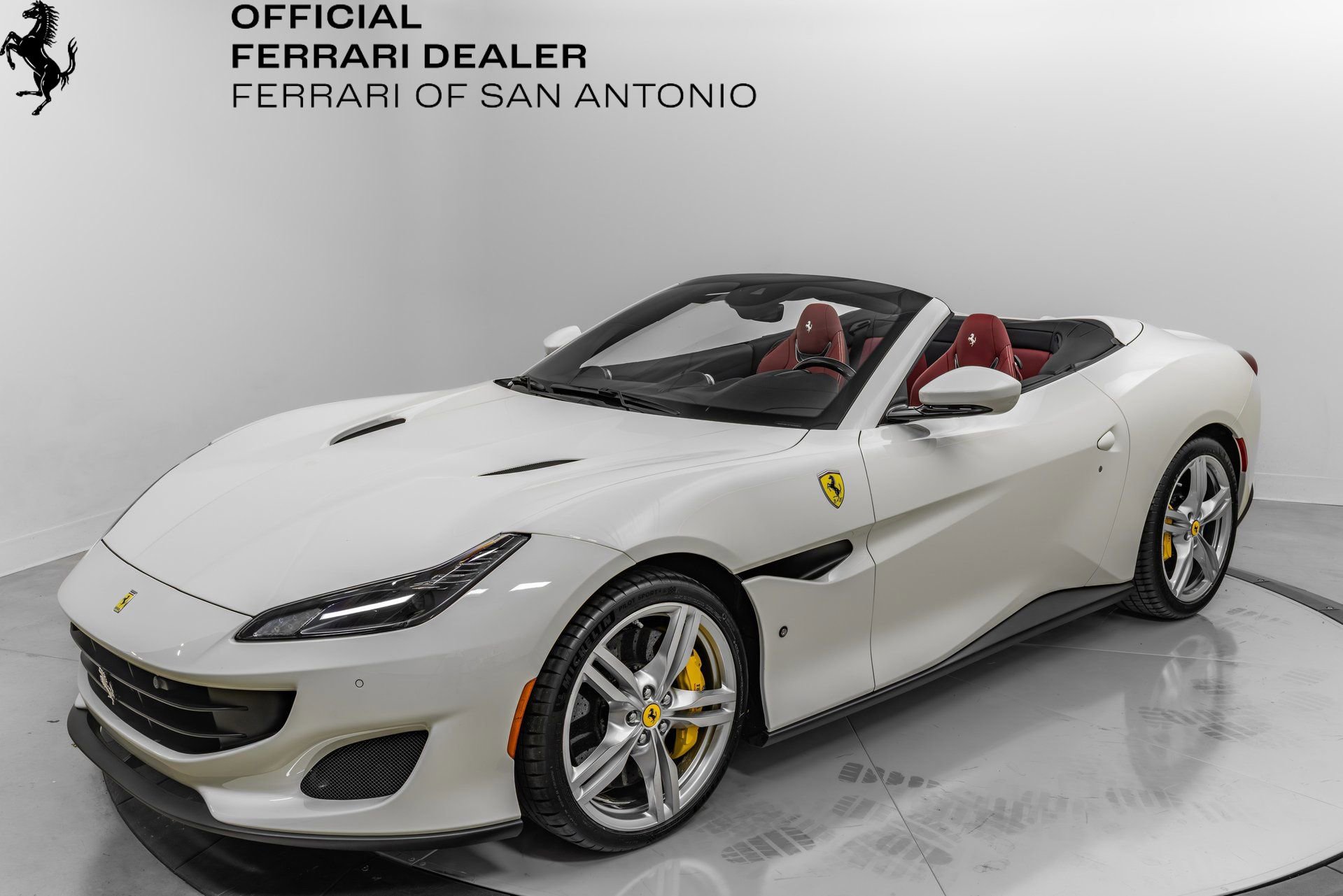 Certified 2020 Ferrari Portofino RWD image 12