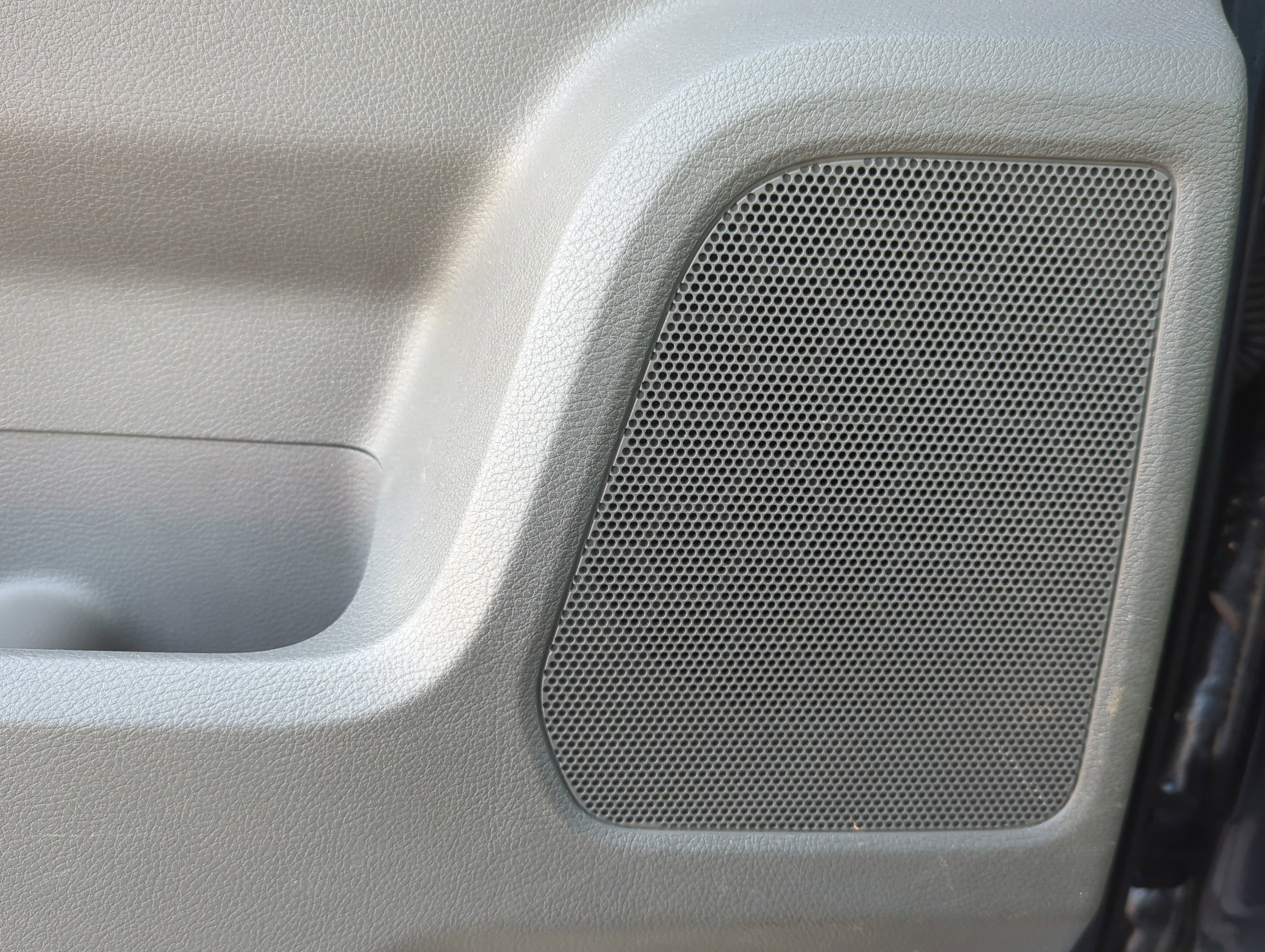 Used 2019 Nissan NV 3500 SL image 33