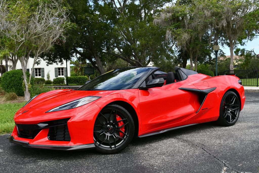 Used 2023 Chevrolet Corvette Z06 w/ Stealth Interior Trim Package RWD image 21