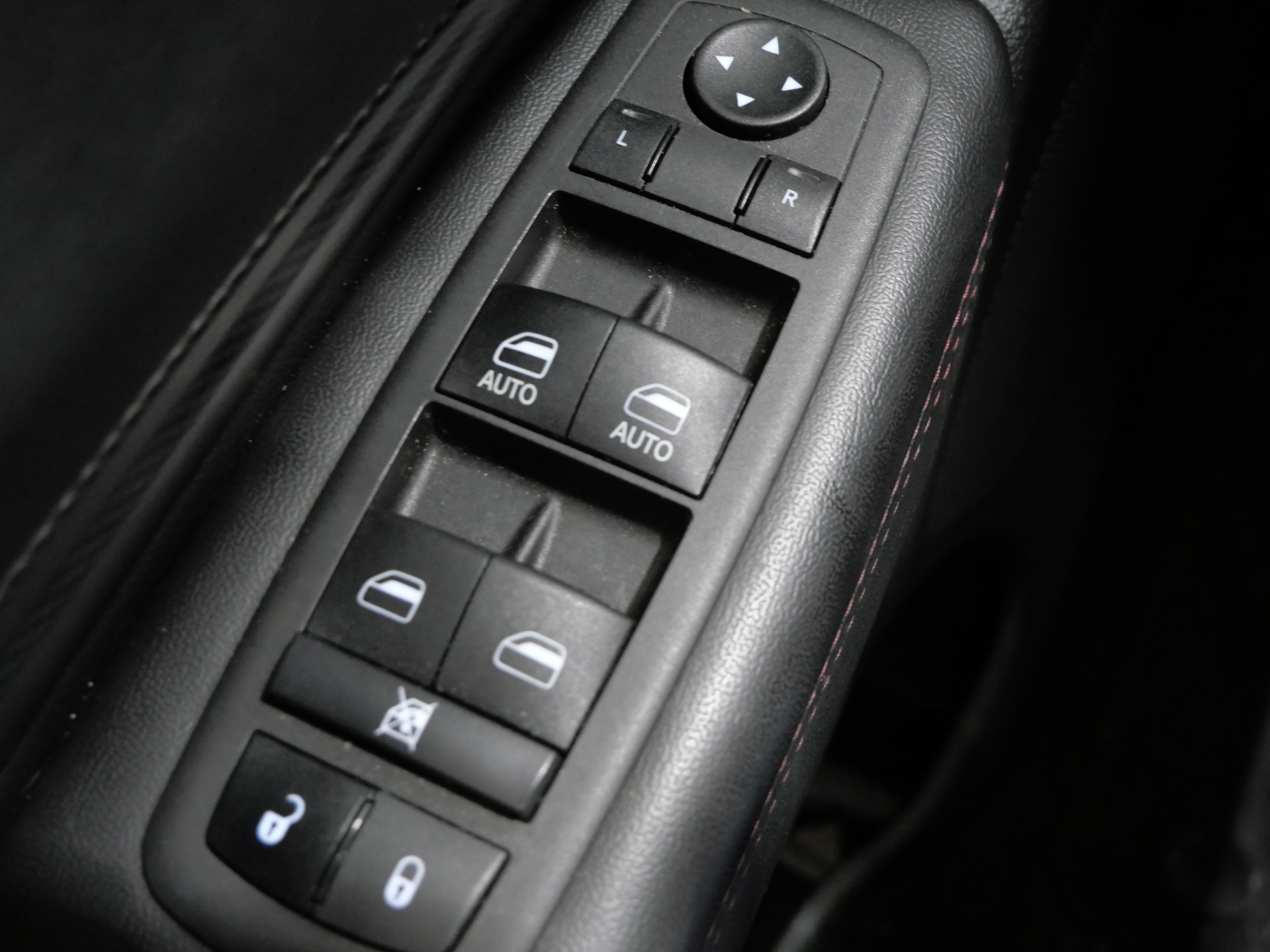 Used 2022 Dodge Durango R/T w/ Blacktop Package AWD/4WD image 14