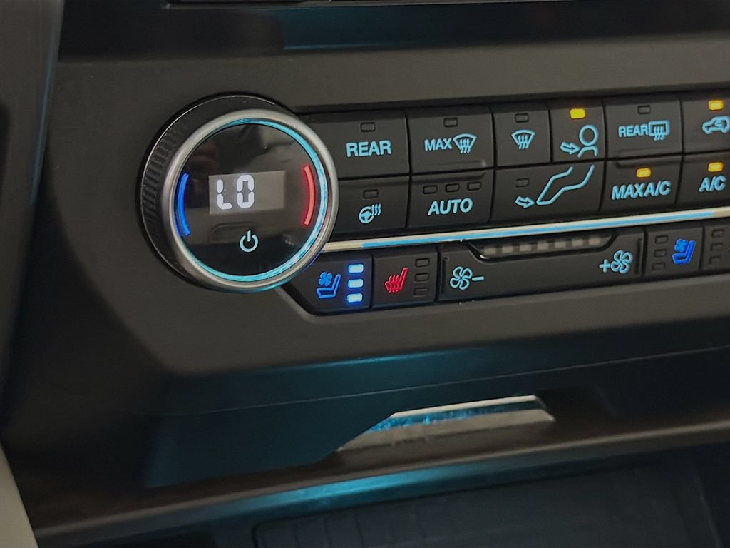 Used 2018 Ford Expedition Platinum RWD image 24