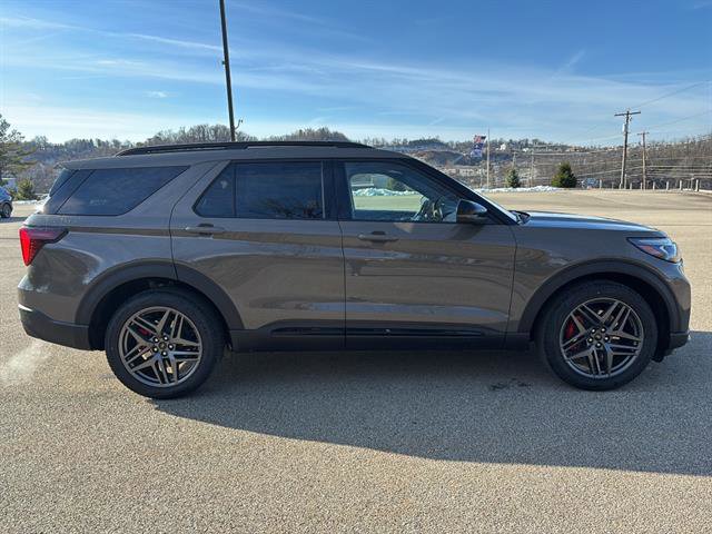 New 2026 Ford Explorer ST w/ Sun And Sound Package image 5