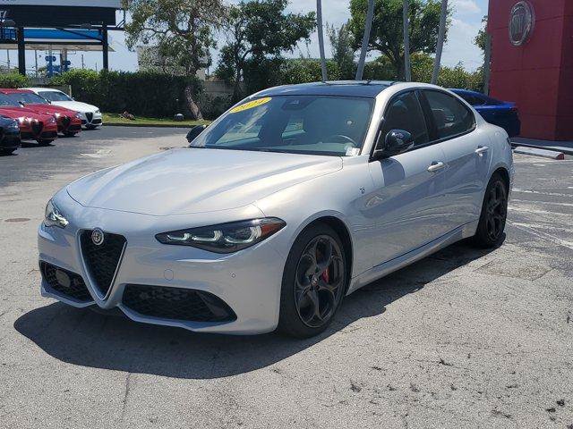 New 2024 Alfa Romeo Giulia Ti w/ Performance Driving Package RWD image 2