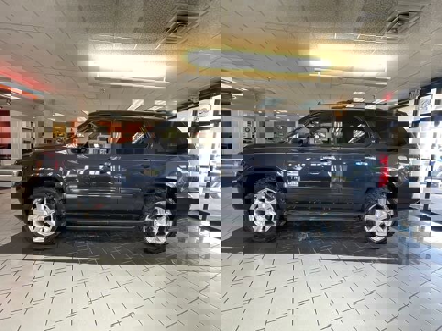 Used 2013 Chevrolet Tahoe LT w/ Luxury Package image 2