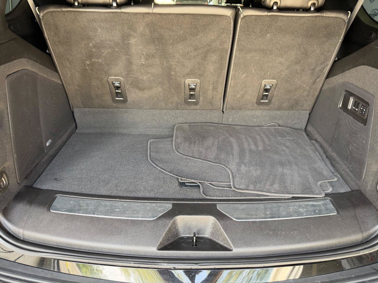 Used 2023 Cadillac Escalade Premium Luxury w/ LPO, Floor Liner Package AWD/4WD image 22