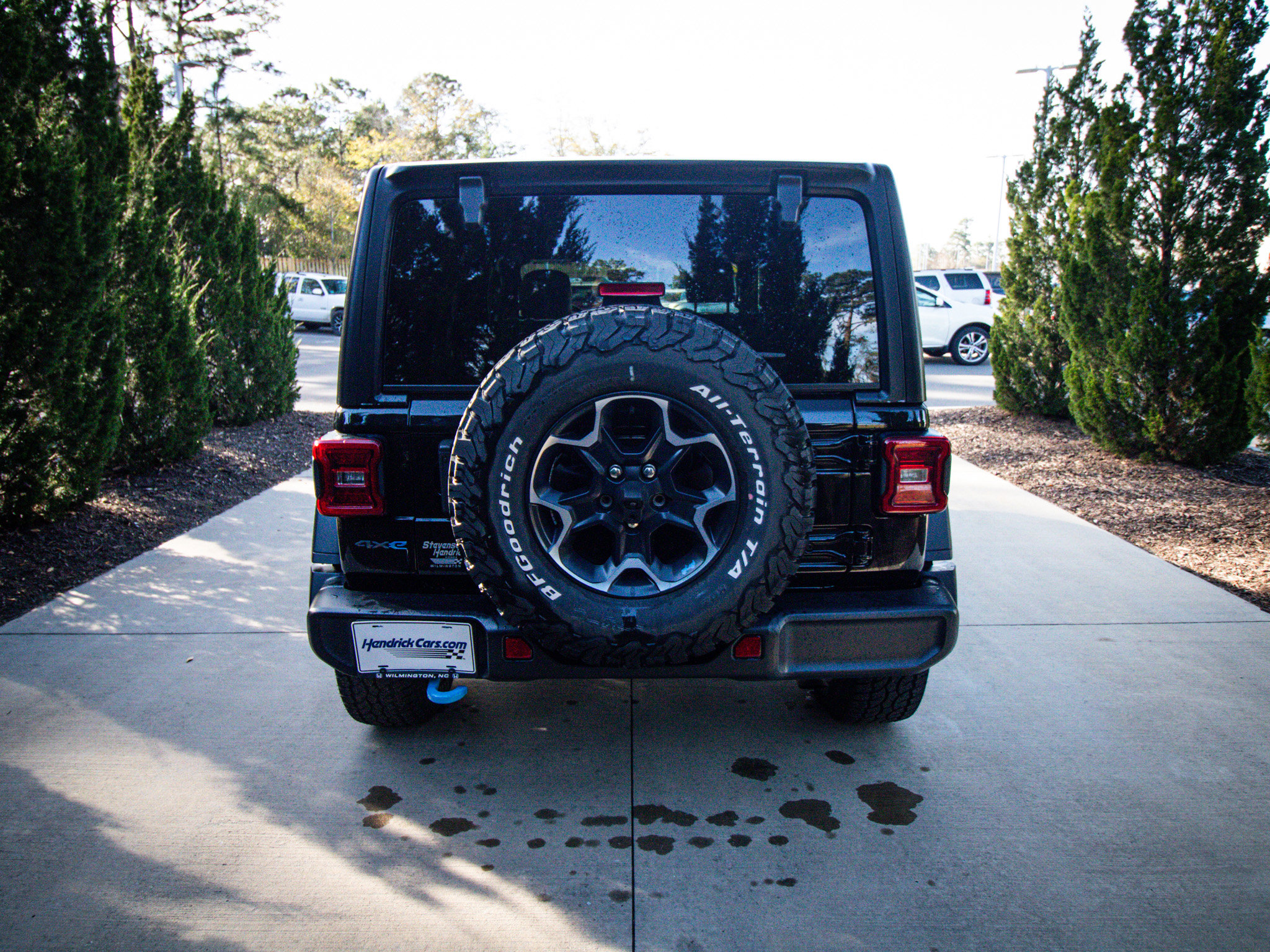 Used 2022 Jeep Wrangler Unlimited Rubicon 4xe w/ Dual Top Group AWD/4WD image 8