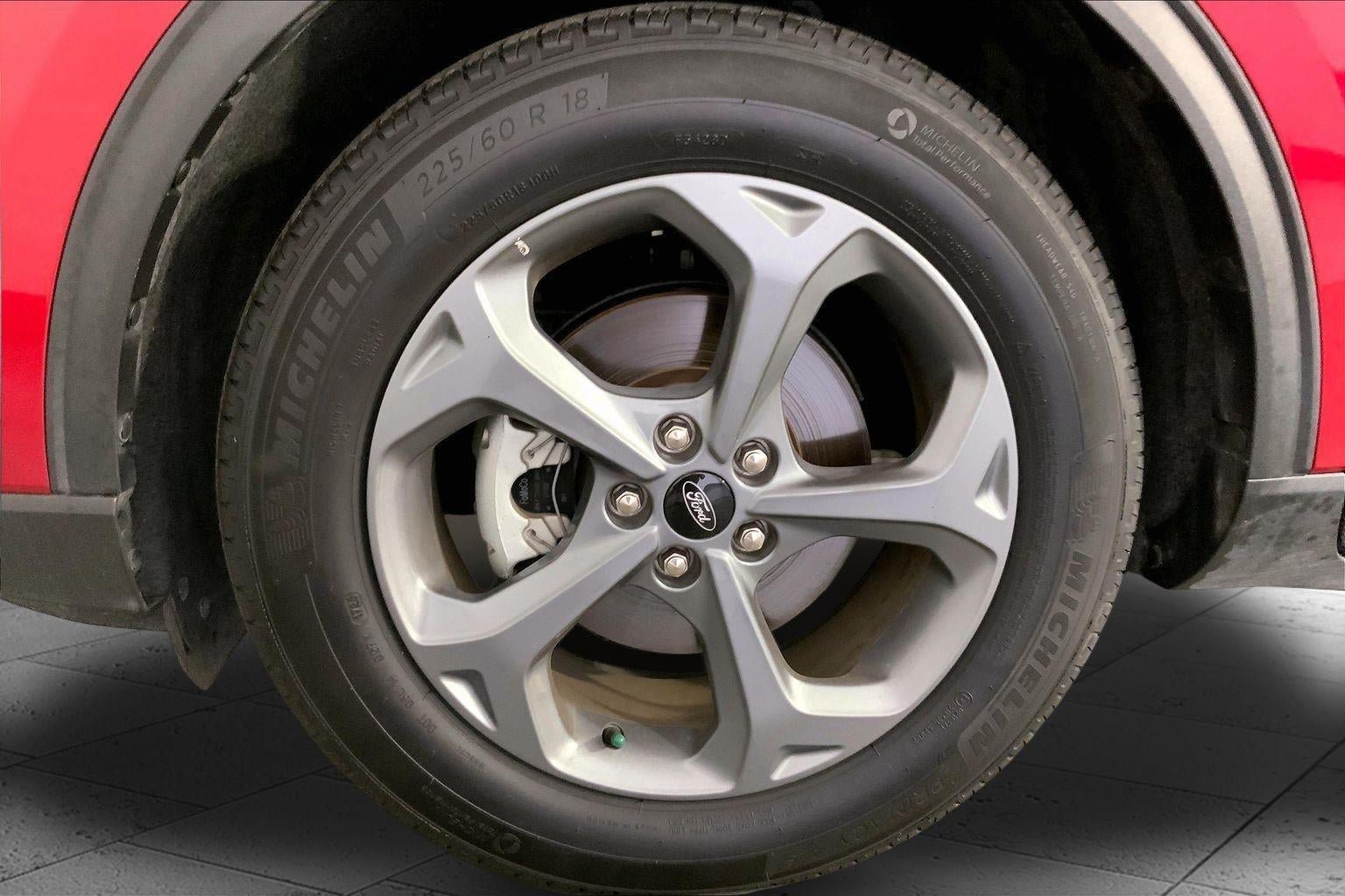 Used 2025 Ford Escape ST-Line FWD image 9