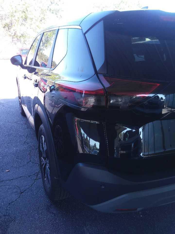 Used 2023 Nissan Rogue SV AWD/4WD image 6